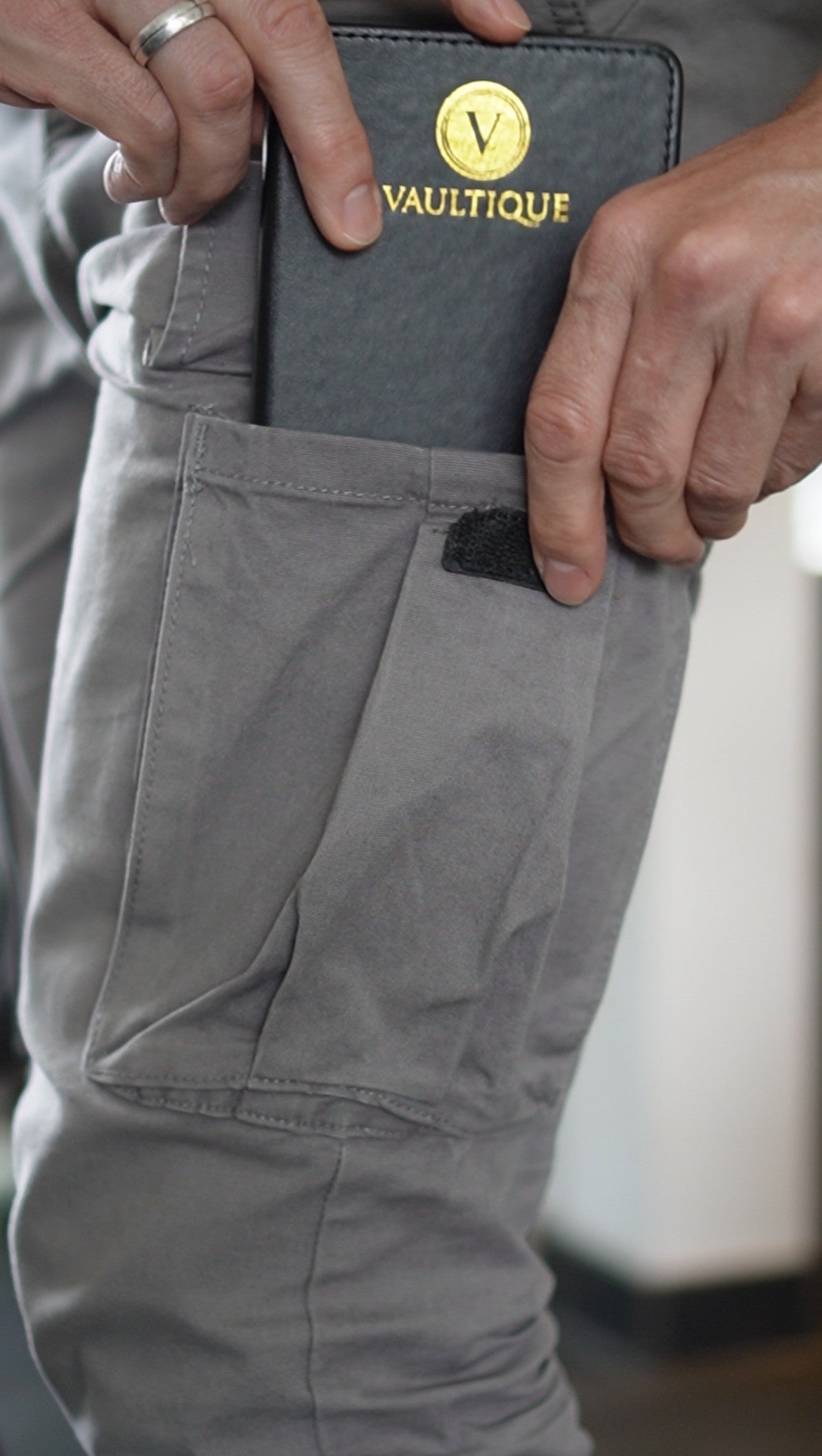 Vaultique Wachtwoordenboekje A6 – Luxe Pocket Formaat – Nooit Meer Wachtwoorden Vergeten